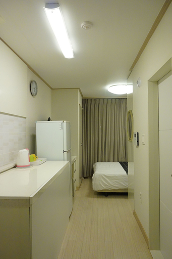 Bedroom 5, Staywell Hotel, Jung