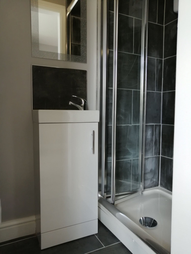 Bathroom 2, Encore Rooms, North Lincolnshire