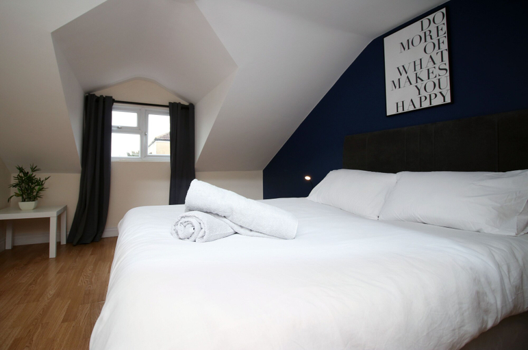 Bedroom 2, Karah Suites - Church Road I, South Gloucestershire