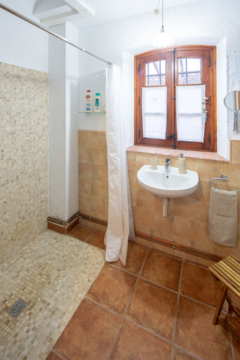 Bathroom, Mas Can Calet Aparthotel, Barcelona