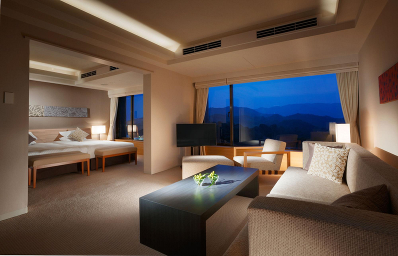 Bedroom 3, Toba Hotel International, Toba