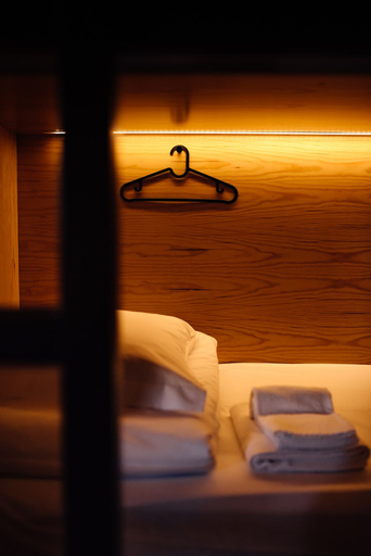 Bedroom 5, GiG Capsule Hostel, Mafra