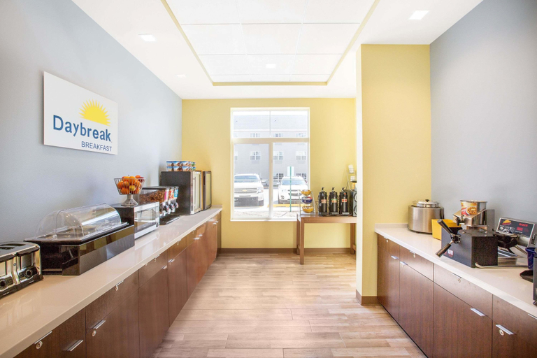 Food & Drinks 5, Days Inn & Suites by Wyndham Kearney, Buffalo