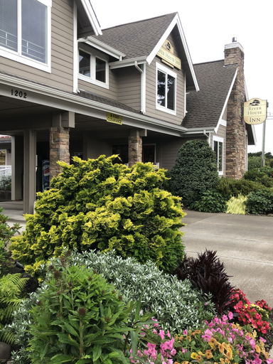 Exterior & Views 2, River House Inn, a Baymont by Wyndham, Lane