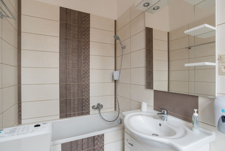 Bathroom 4, Paulay 7 Apartment I., Budapesti