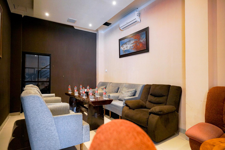 Public Area 3, RedDoorz Premium @ Raja Hostel Syariah Lampung, Bandar Lampung