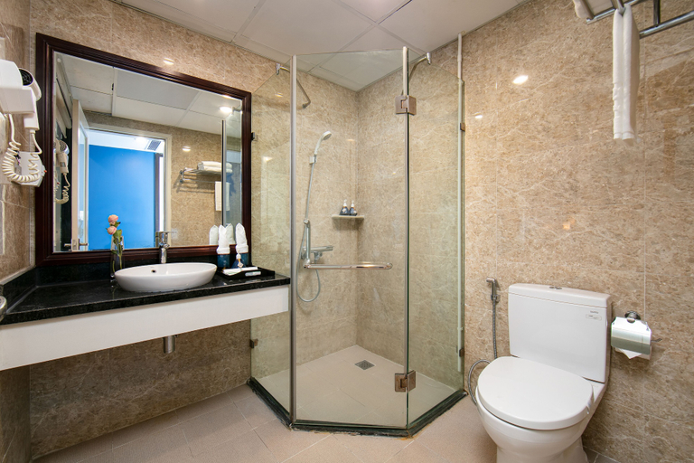 Bathroom 5, 20 Hotel and Apartment, Ba Đình