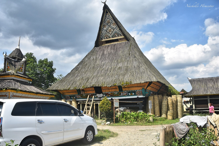 Exterior & Views 2, Berastagi Nachelle Homestay, Karo