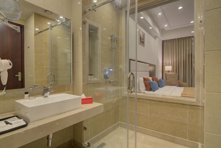 Bathroom 3, Ramada by Wyndham New Delhi Pitampura, Delhi