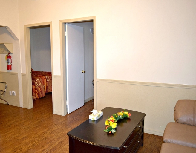 Others 4, Centre Suites Inns Motel, Division No. 12