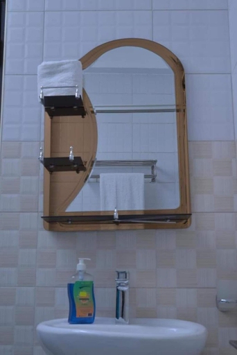Bathroom 5, Keba Xpress Hotel, Busiiro