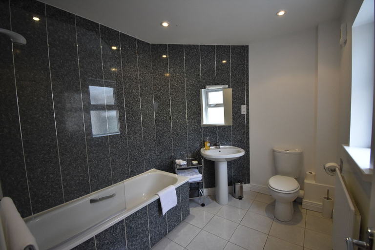 Bathroom 4, Aaranmore Lodge Bed & Breakfast, Causeway Coast and Glens