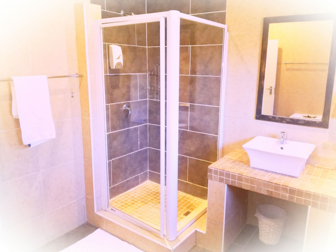 Bathroom 4, Framesby Guesthouse, Nelson Mandela Bay