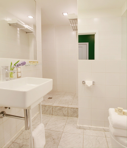 Bathroom 3, T-Hotel, Sankt-Peterburg gorsovet