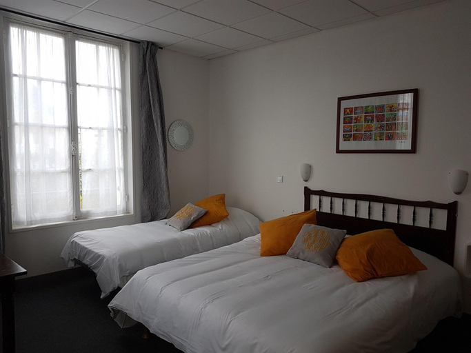 Bedroom 5, Hotel De Normandie, Calvados