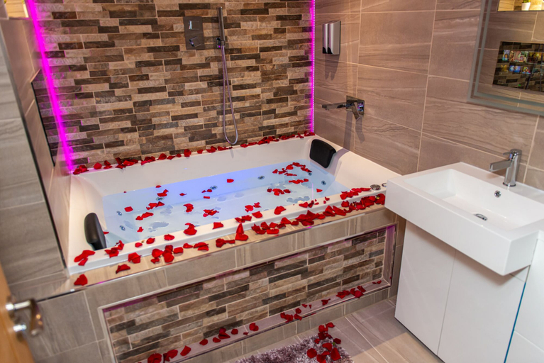 Bathroom 5, Optimal Apartments, Bradford