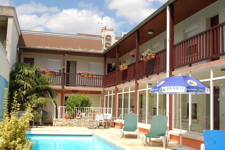 Exterior & Views 2, Logis Hôtel Au Tambour, Marne