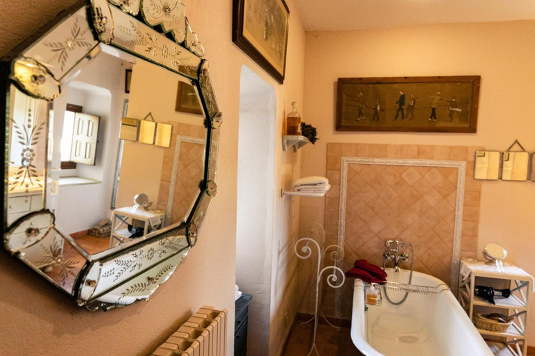 Bathroom 3, Manoir du Bois Noblet, Maine-et-Loire