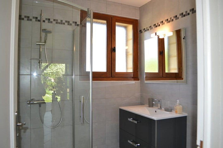 Bathroom 5, La Colline Chambres d'hôtes, Dordogne