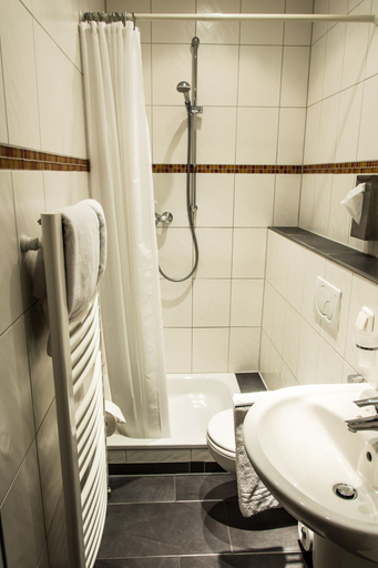 Bathroom 3, Hotel Landhaus Gut Keuchhof, Köln