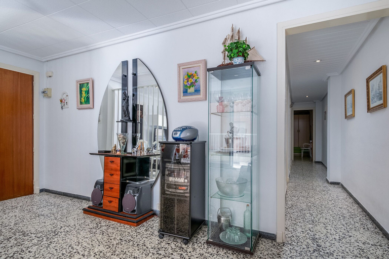 Food & Drinks, 203 Pola Port - Alicante Real Estate, Alicante