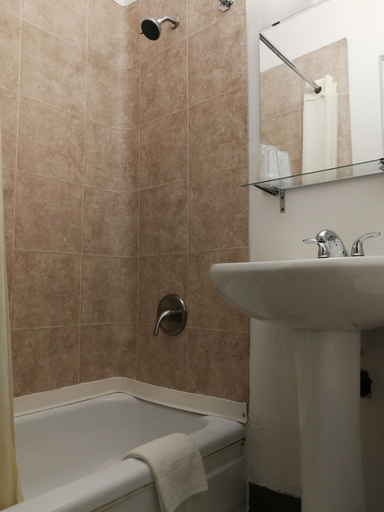 Bathroom 3, Star Motel, Division No. 3