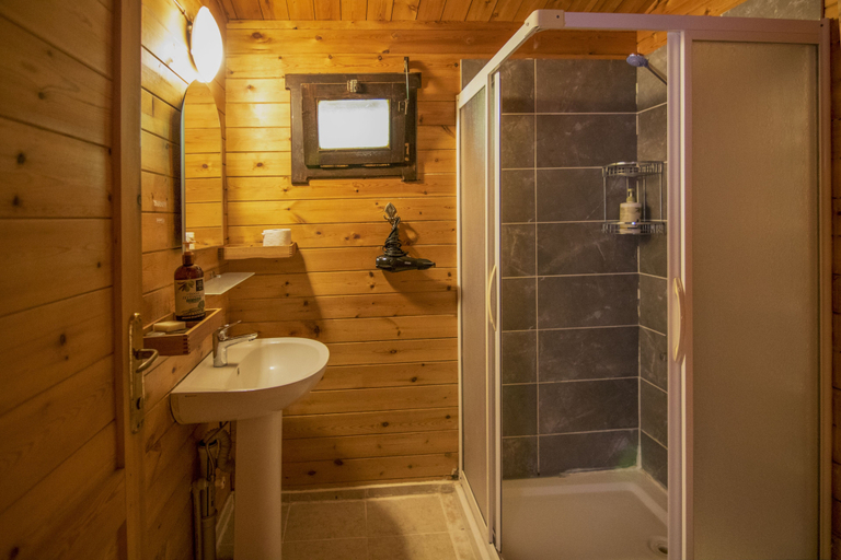 Bathroom, Agora Sanat Köyü, Ezine