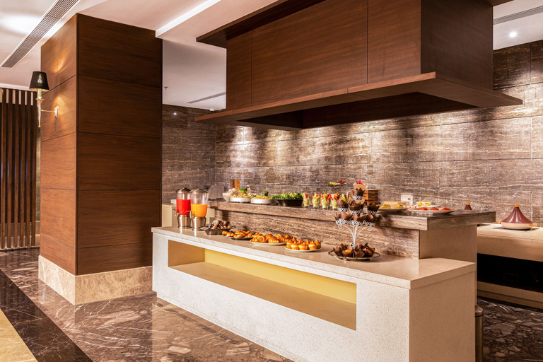 Food & Drinks 5, Wyndham Chandigarh Mohali, Sahibzada Ajit Singh Nagar