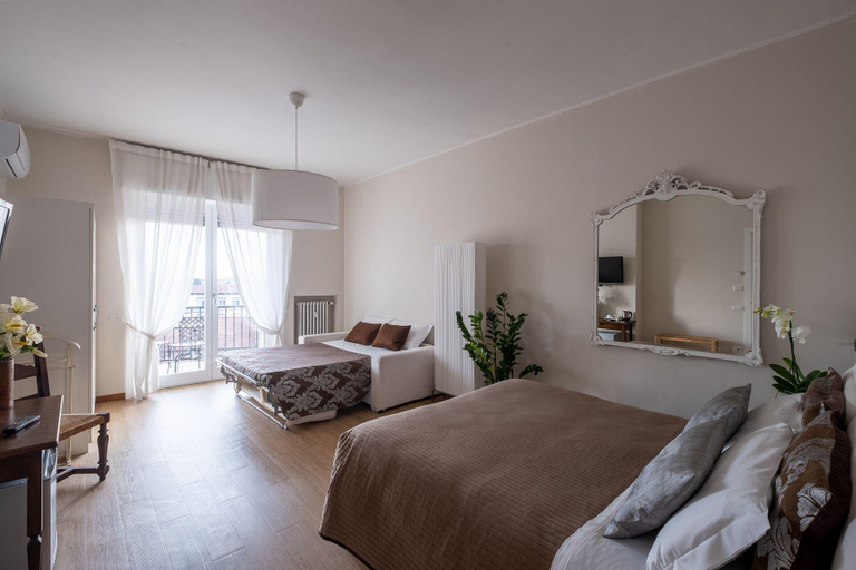 Bedroom 4, Cute & Cozy rooms train station, Bergamo