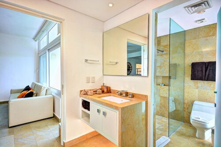 Bathroom 3, Via 38 PH Fuego by Realty Group, Cozumel