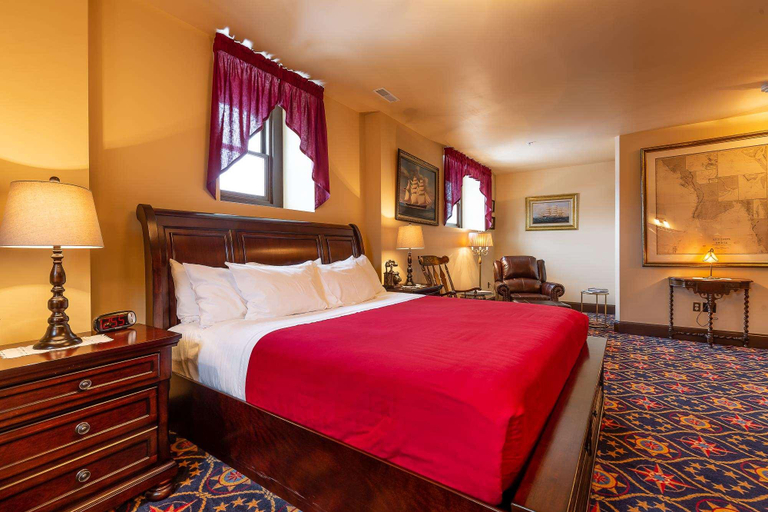 Bedroom 2, Steele Mansion Inn Gathering Hub, Lake