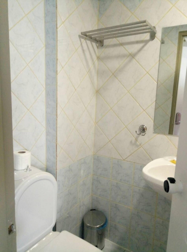 Bathroom 4, Filon, Attica