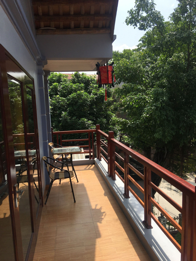 Exterior & Views 8