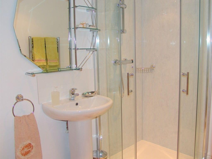 Bathroom 5, Hazels Roost, North Yorkshire