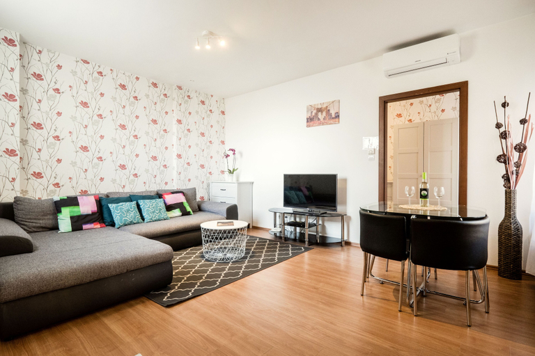 Others 2, Grand Budapest Penthouse, Budapesti
