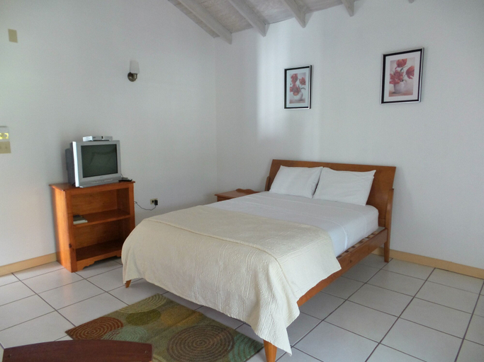 Bedroom 2, CoCo Rose Guesthouse