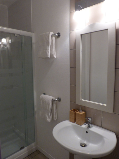 Bathroom 5, Chambres d'hôtes La Vergne, Dordogne