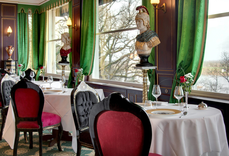Food & Drinks 5, Château Le Prieuré - La Maison Younan, Maine-et-Loire
