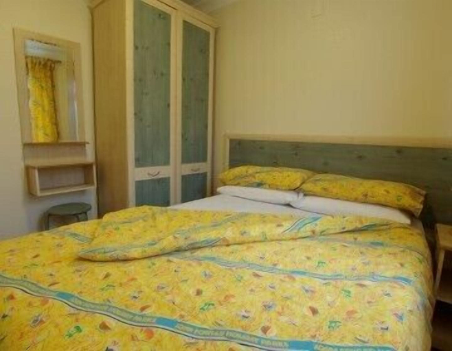 Bedroom 3, South Bay Holiday Park, Torbay