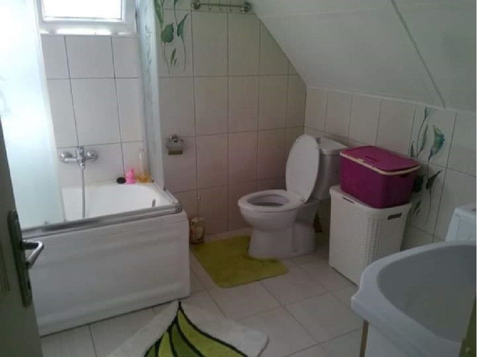 Bathroom 3, Cimenli Villa, Merkez