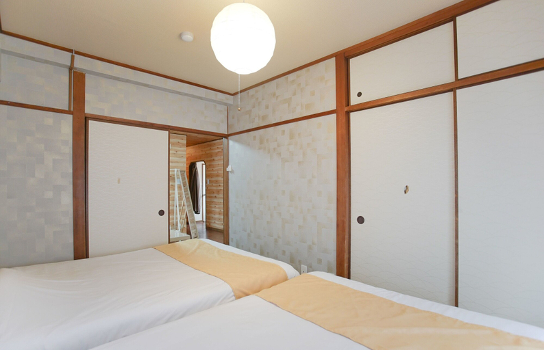 Bedroom 2, Sanko Poyu, Osaka