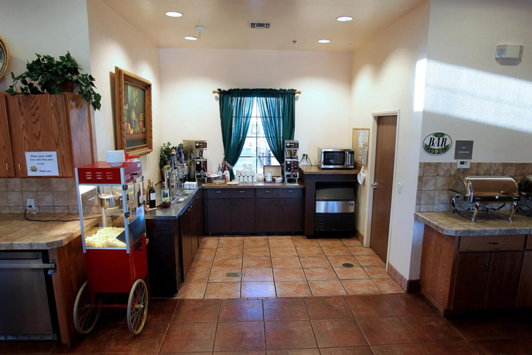 Food & Drinks 5, Gateway Studio Suites, Cochise