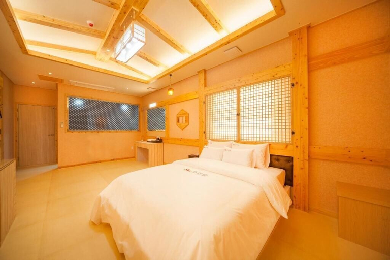 Bedroom 3, Samho Hotel, Yeongam