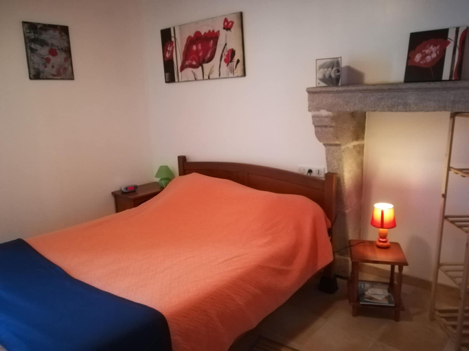 Bedroom 2, La Halte du Pelerin Chambres d'hôtes, Vendée