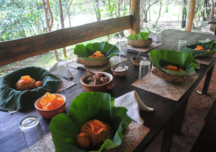 Food & Drinks 5, Back of Beyond - Dehigaha Ela, Dambulla