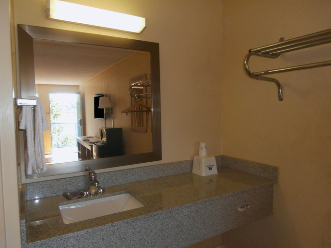 Bathroom 5, Americas Best Value Inn Tucker, DeKalb