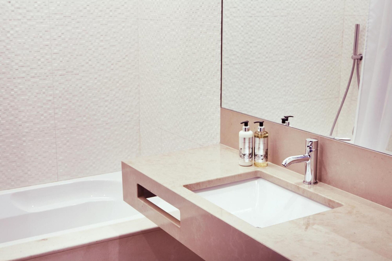 Bathroom 5, Real Abadia Congress & SPA Hotel, Alcobaça
