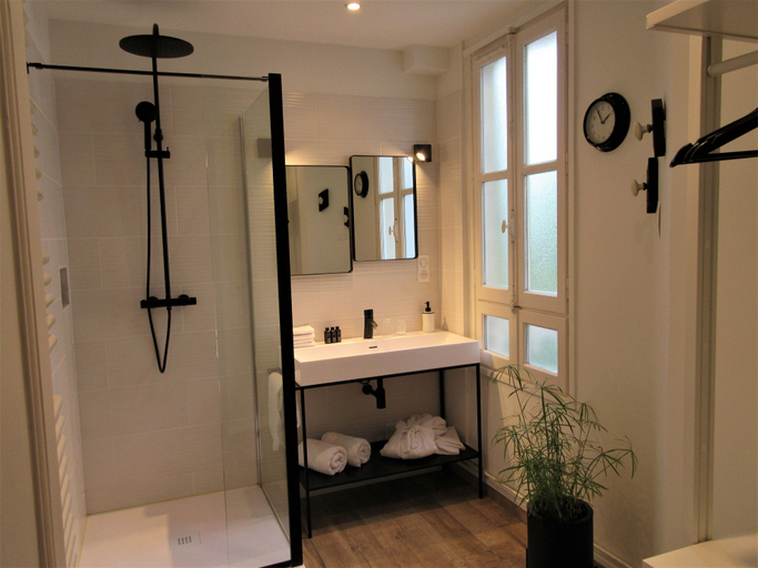 Bathroom 5, La Villa Dunois, Loiret