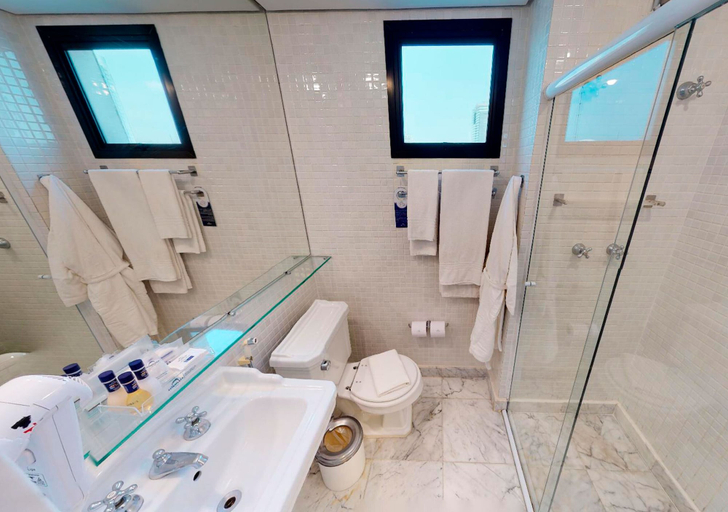 Bathroom 4, Estanplaza Berrini, São Paulo
