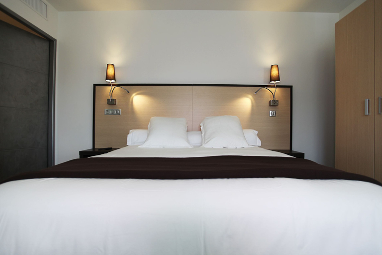 Bedroom 3, Hôtel Restaurant les Pielettes, Bouches-du-Rhône